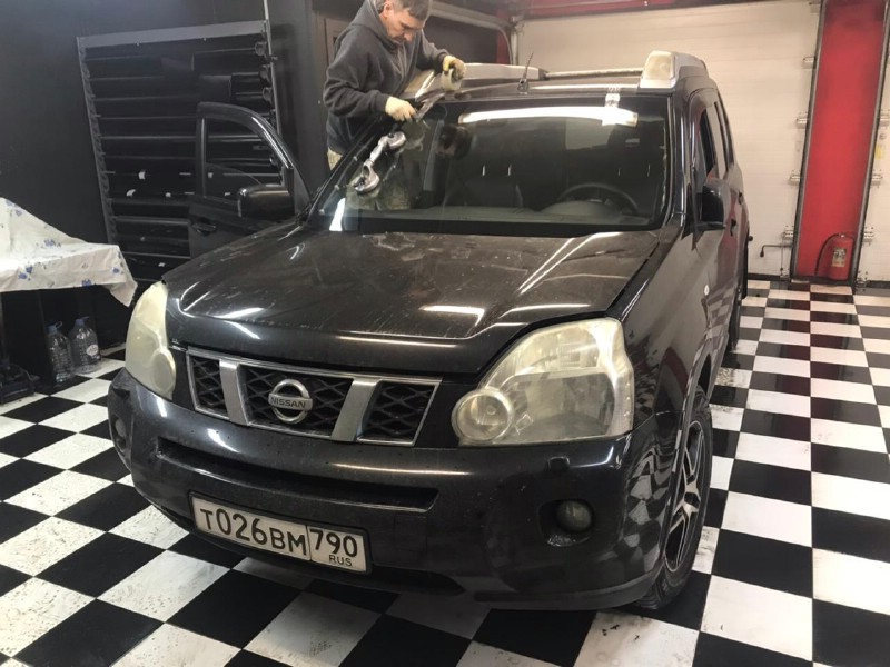 Замена лобового стекла Nissan X-Trail