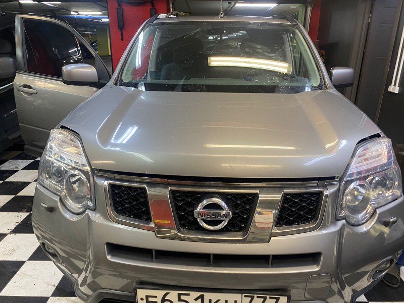Замена лобового стекла Nissan x-trail