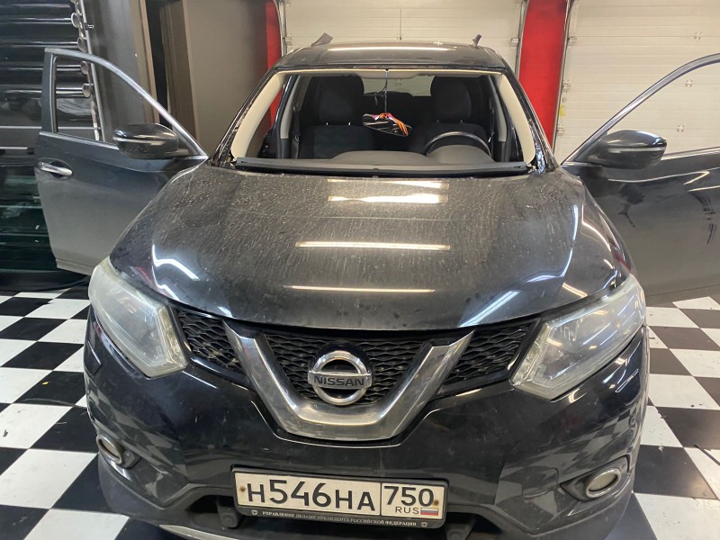 Замена лобового стекла Nissan X-trail