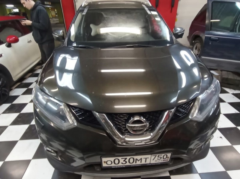 Замена лобового стекла Nissan X-trail