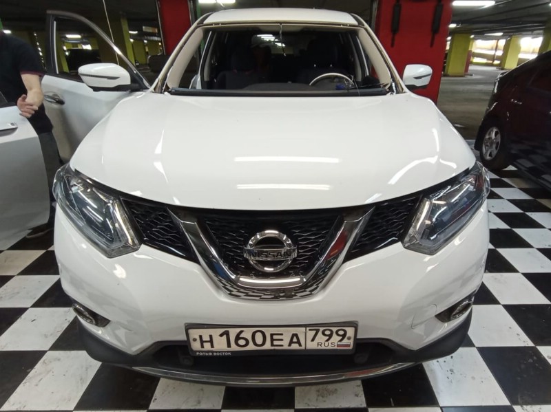 Замена лобового стекла Nissan X-trail