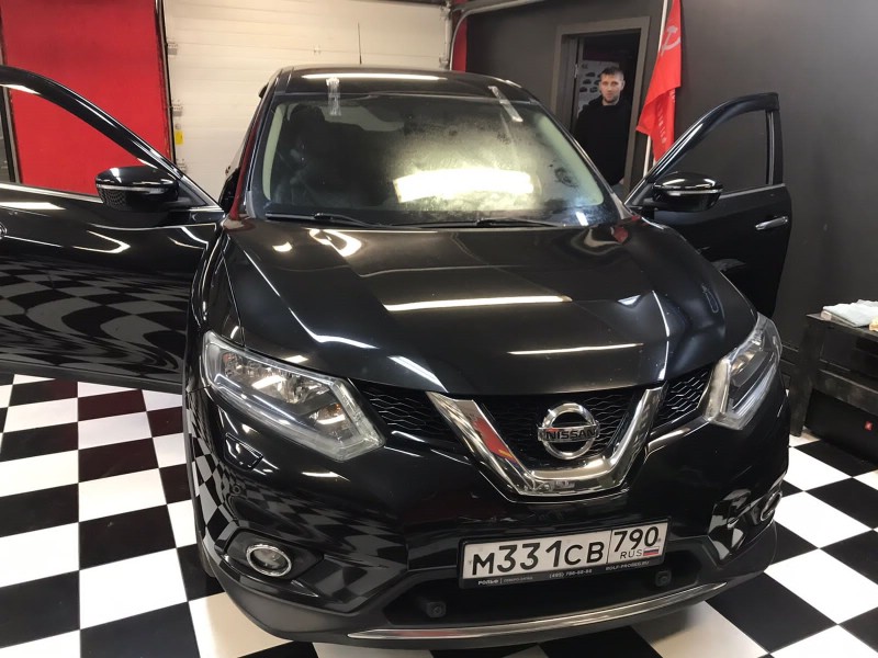 Замена лобового стекла Nissan X-Trail