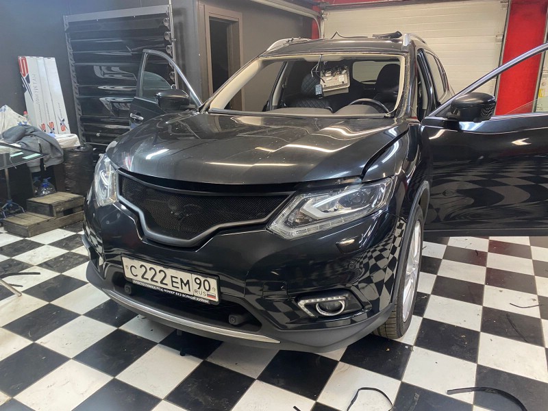 Замена лобового стекла Nissan X-trail