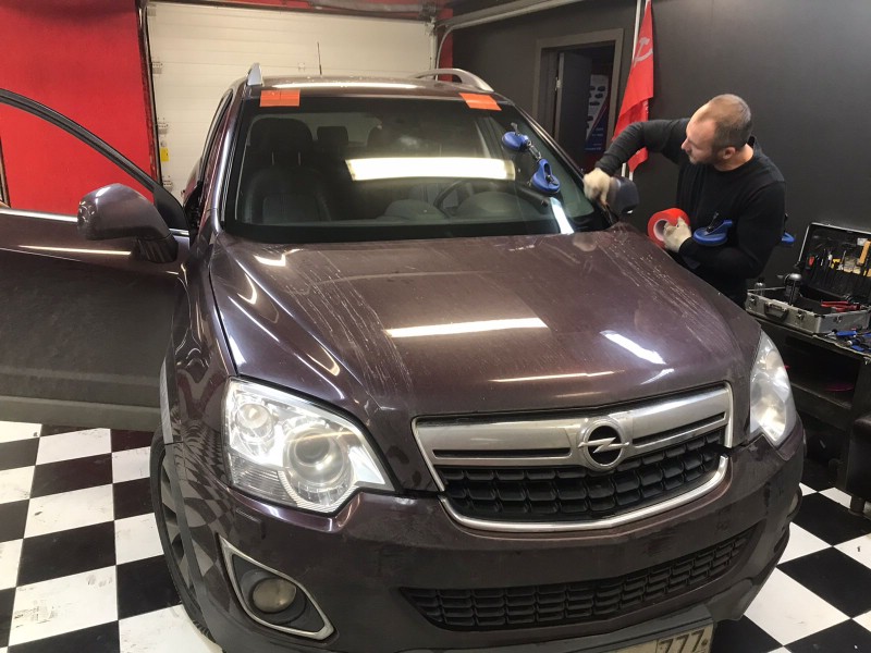 Замена лобового стекла Opel Antara