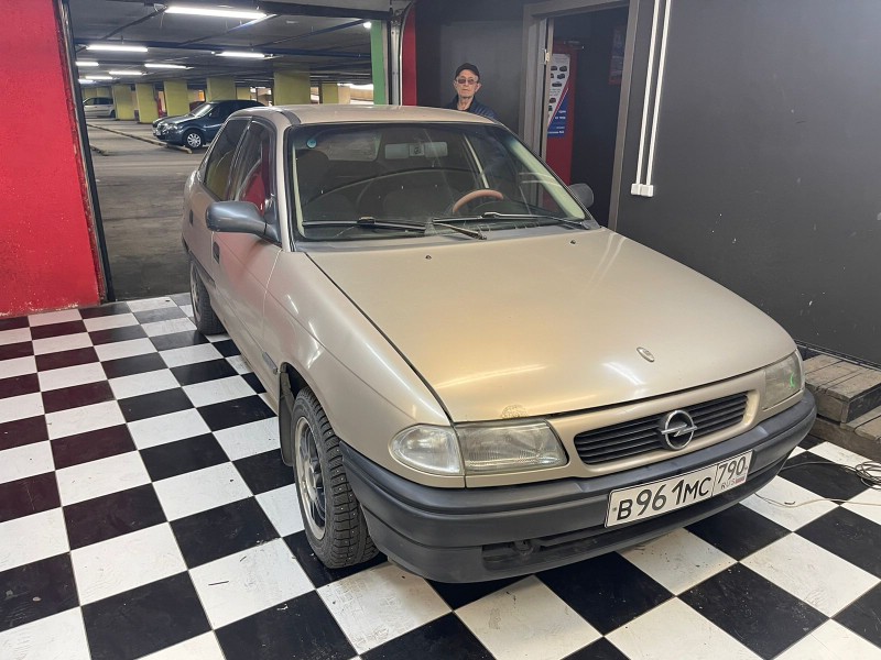 Замена лобового стекла Opel Astra F