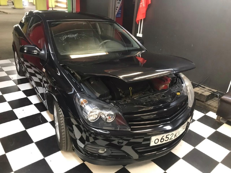 Замена лобового стекла Opel Astra H