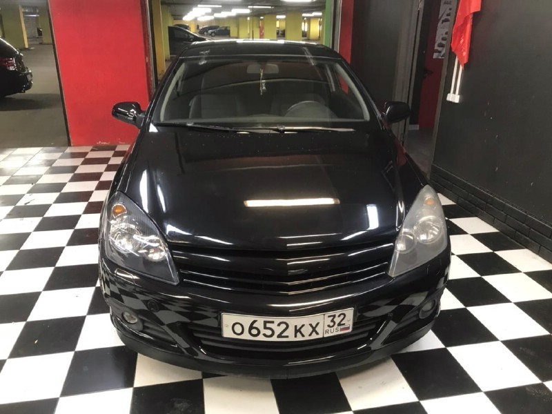 Замена лобового стекла Opel Astra H