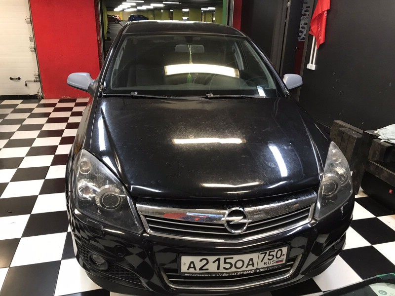 Замена лобового стекла Opel Astra H