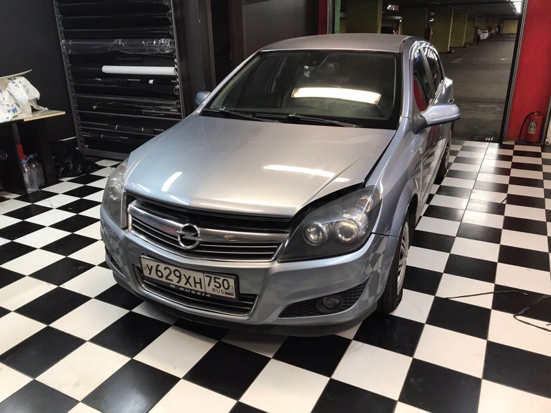 Замена лобового стекла Opel Astra H