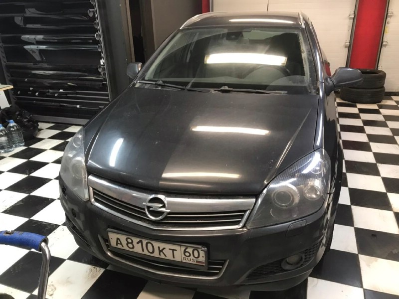 Замена лобового стекла Opel Astra H