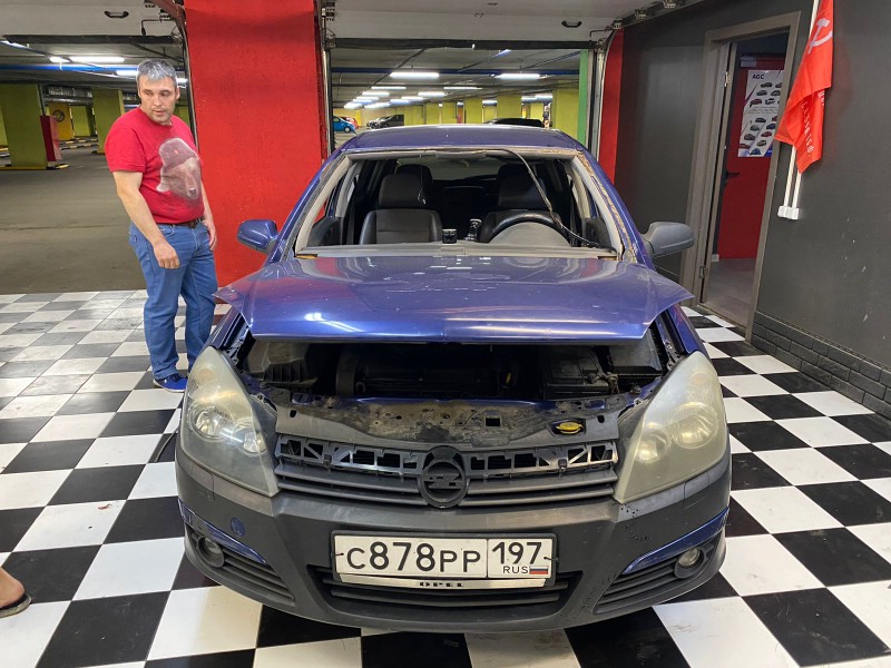 Замена лобового стекла Opel Astra H