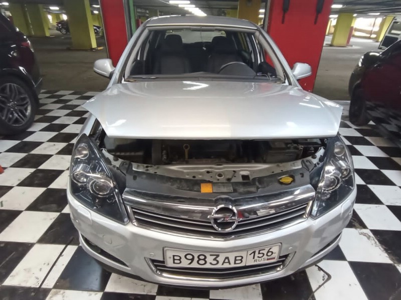 Замена лобового стекла Opel Astra H