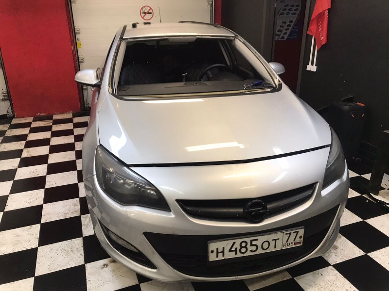 Замена лобового стекла Opel Astra J