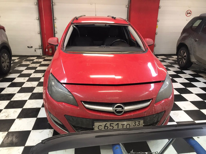 Замена лобового стекла Opel Astra J