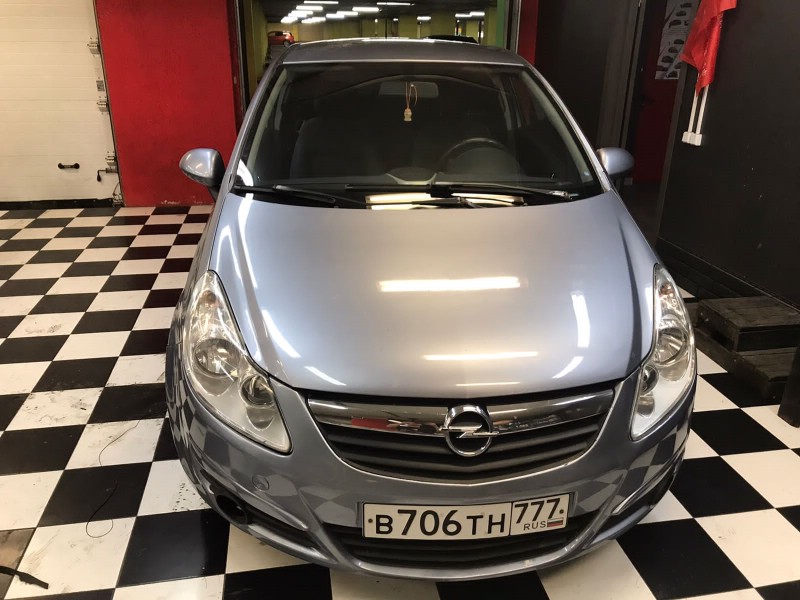 Замена лобового стекла Opel Corsa