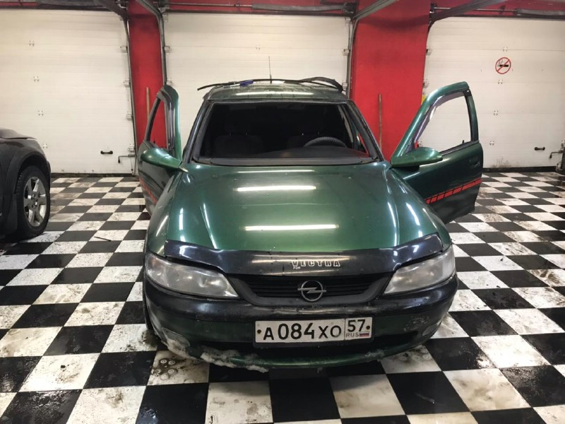 Замена лобового стекла Opel Vectra