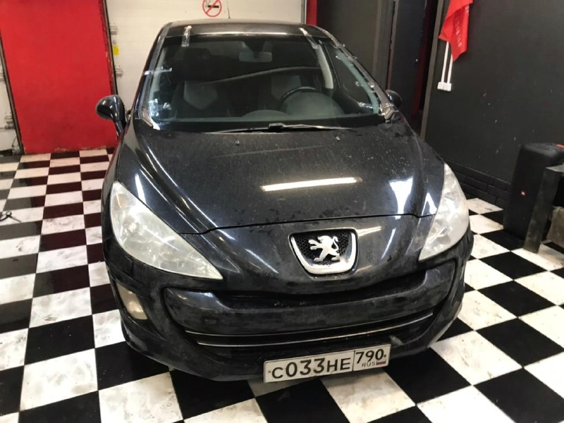 Замена лобового стекла Peugeot 308