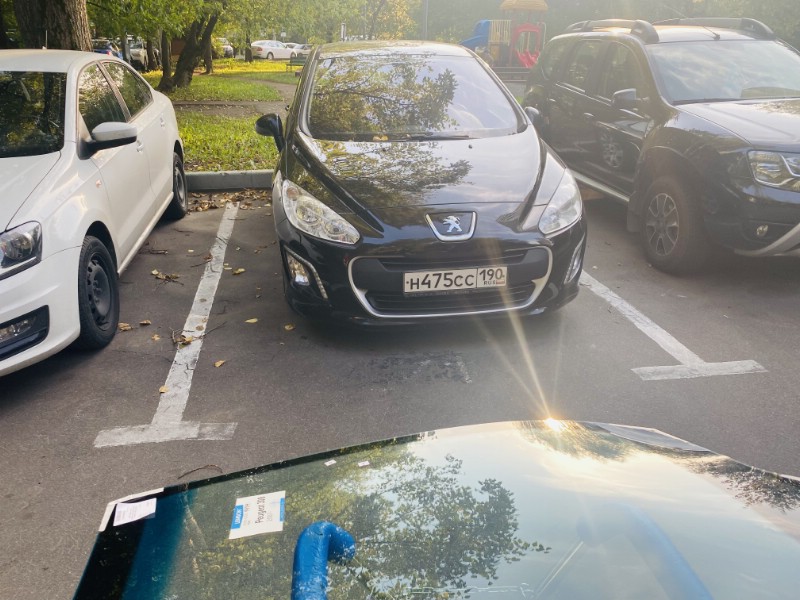 Замена лобового стекла Peugeot 308 5D HBK
