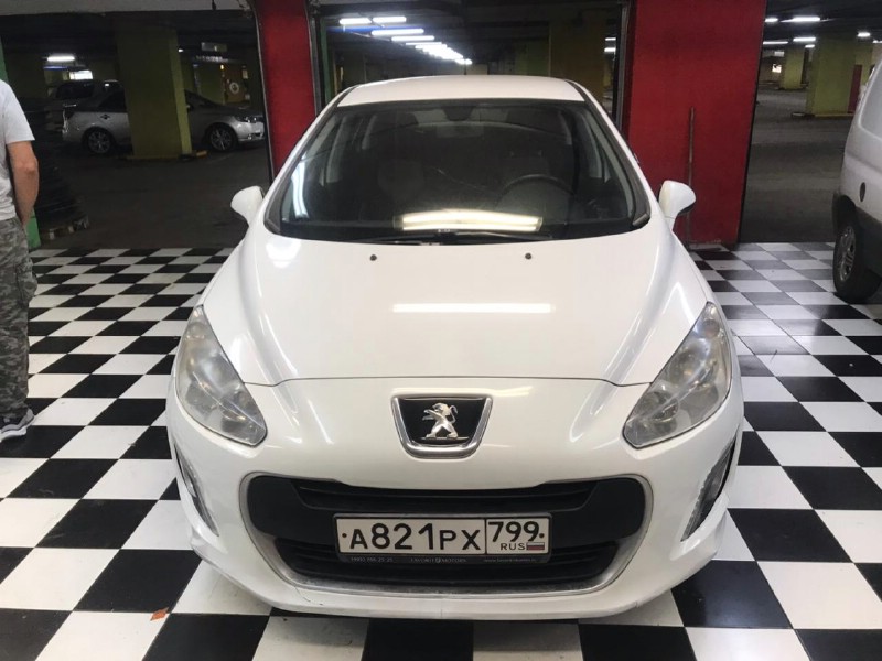 Замена лобового стекла Peugot 308