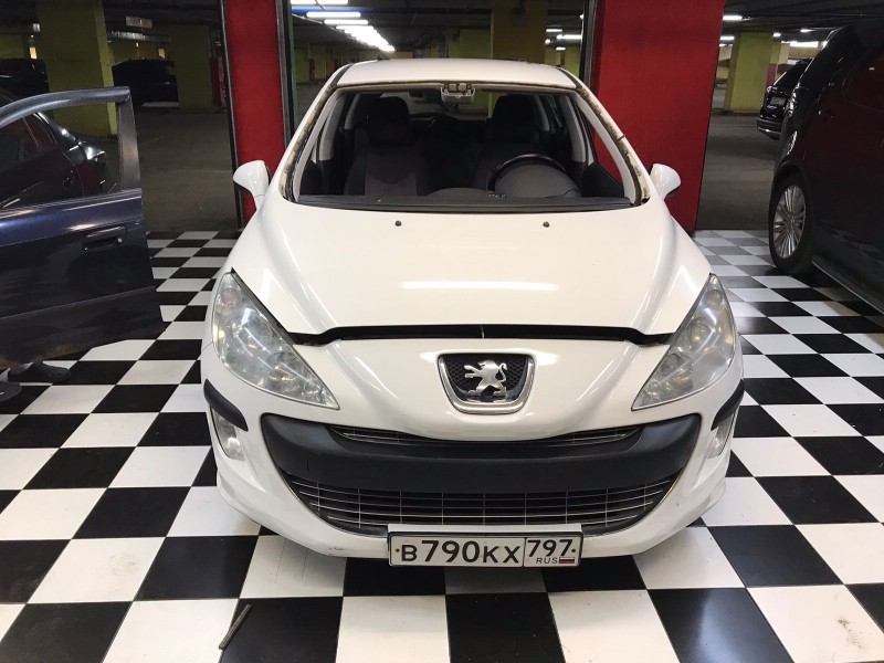 Замена лобового стекла Peugot 308