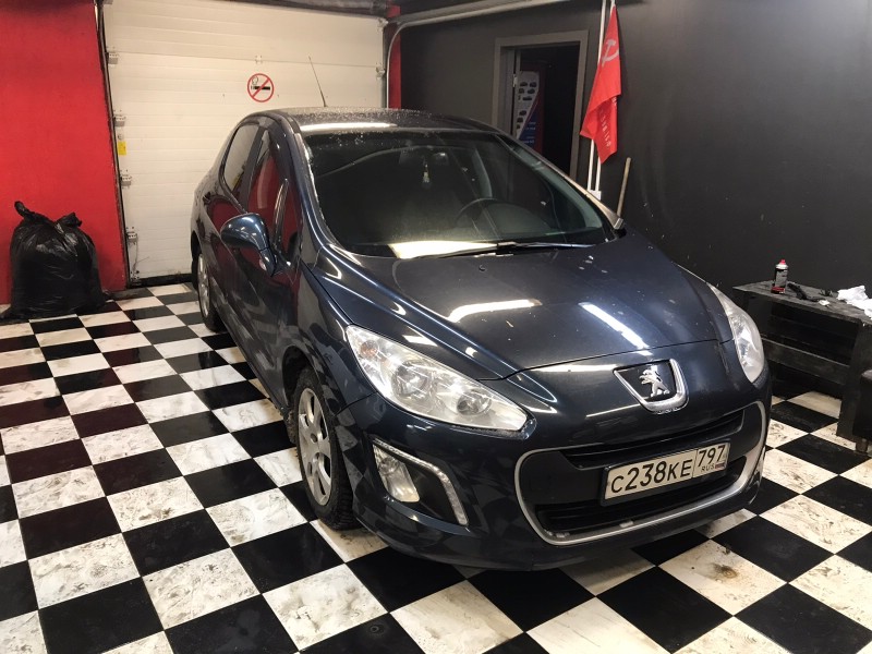 Замена лобового стекла Peugot 308