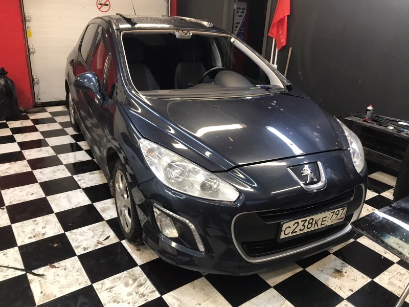 Замена лобового стекла Peugot 308