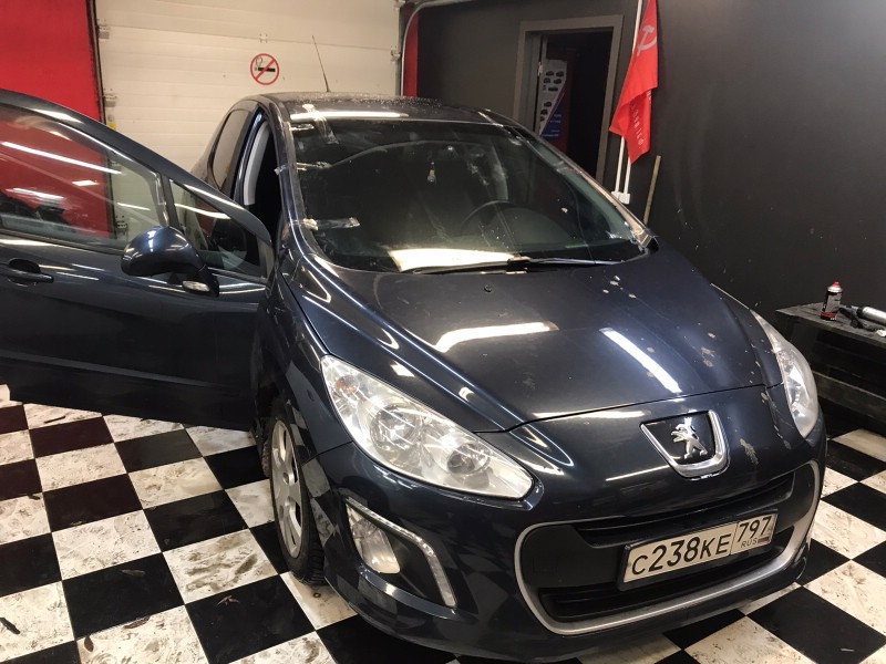 Замена лобового стекла Peugot 308