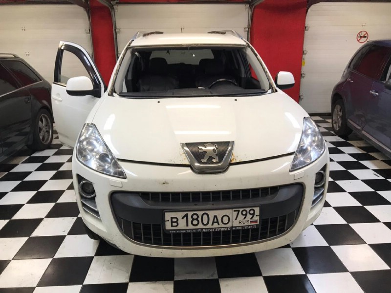 Замена лобоовго стекла Peugot 4007