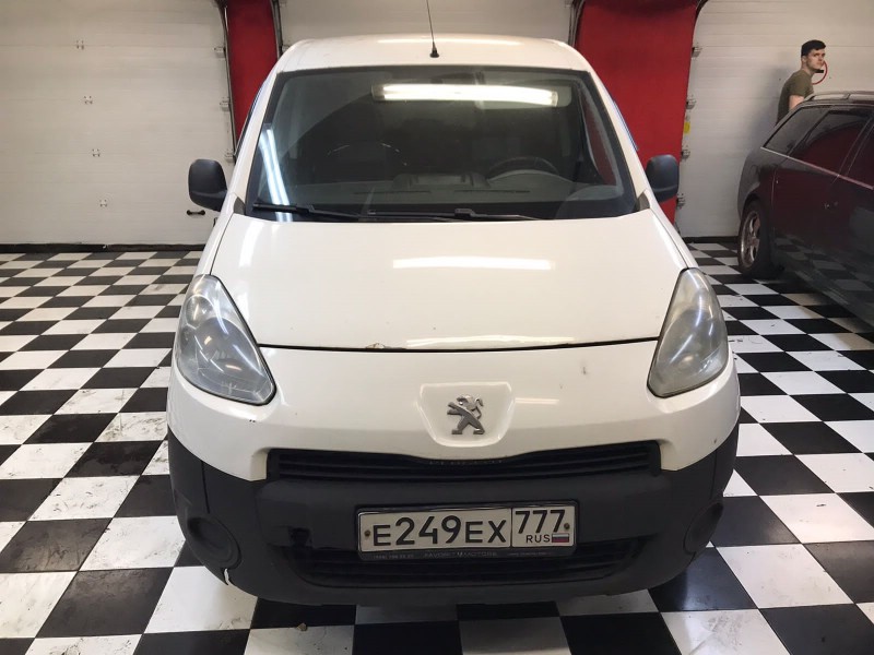 Замена лобового стекла Peugot Partner