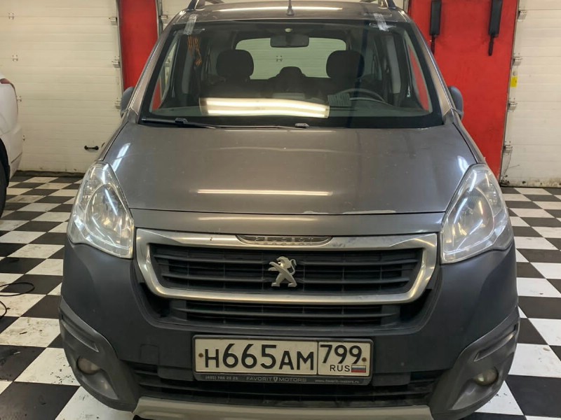 Замена лобового стекла Peugot Partner