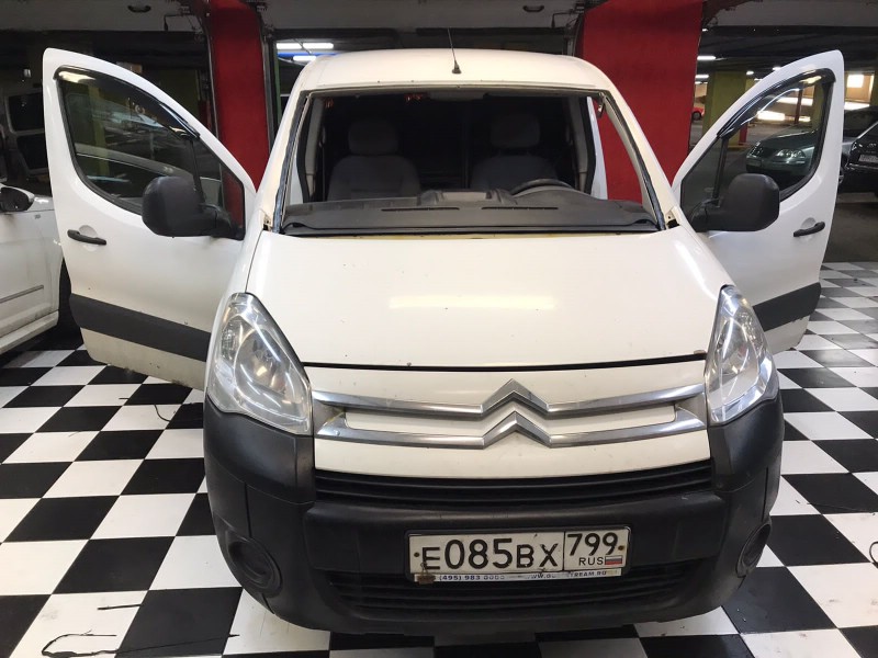 Замена лобового стекла Peugot Partner