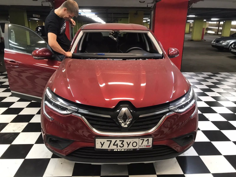Замена лобового стекла Renault Arkana