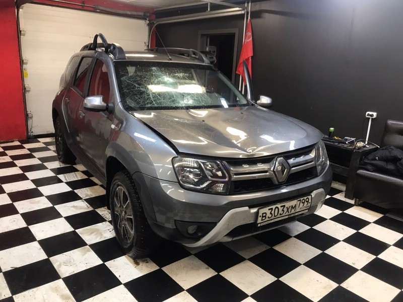 Замена лобового стекла Renault Duster
