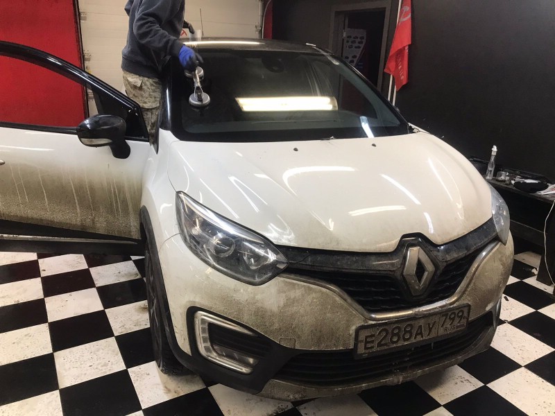 Замена лобового стекла Renault Kaptur
