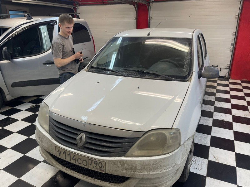 Замена лобового стекла Renault Logan
