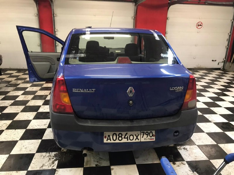 Замена заднего стекла Renault Logan