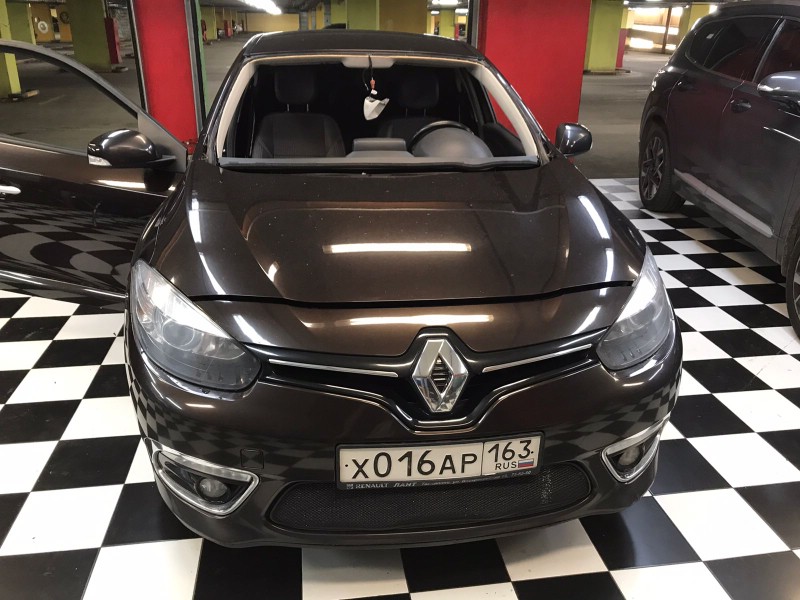 Замена лобового стекла Renault Megane