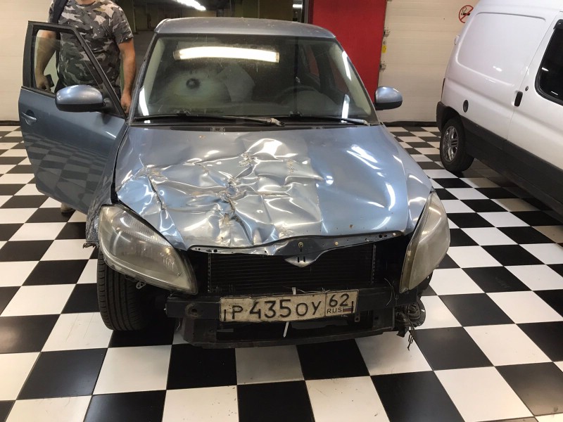 Замена лобового стекла Skoda Octavia A7