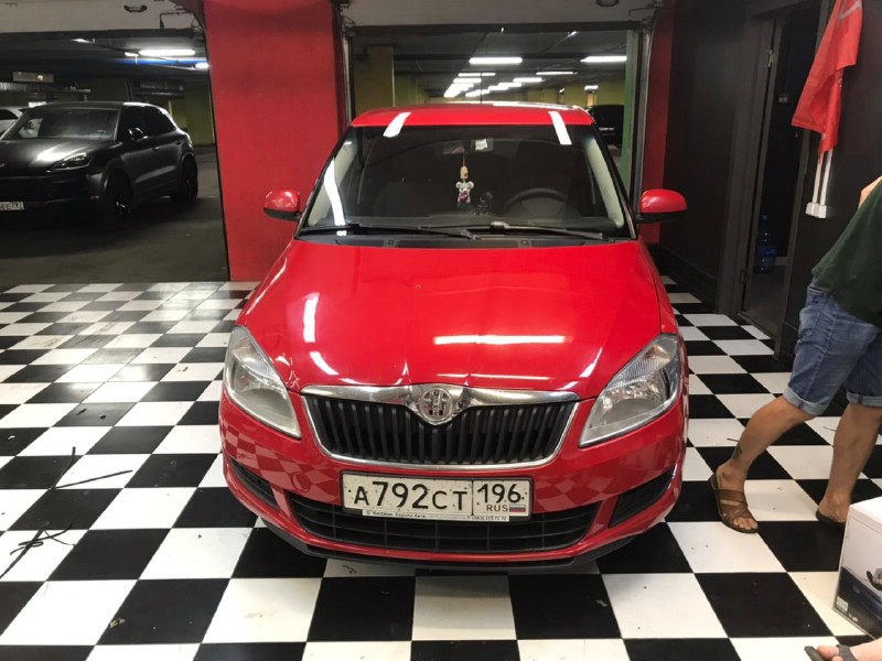 Замена лобового стекла Skoda Octavia A7