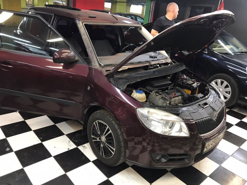 Замена лобового стекла Skoda Octavia A7
