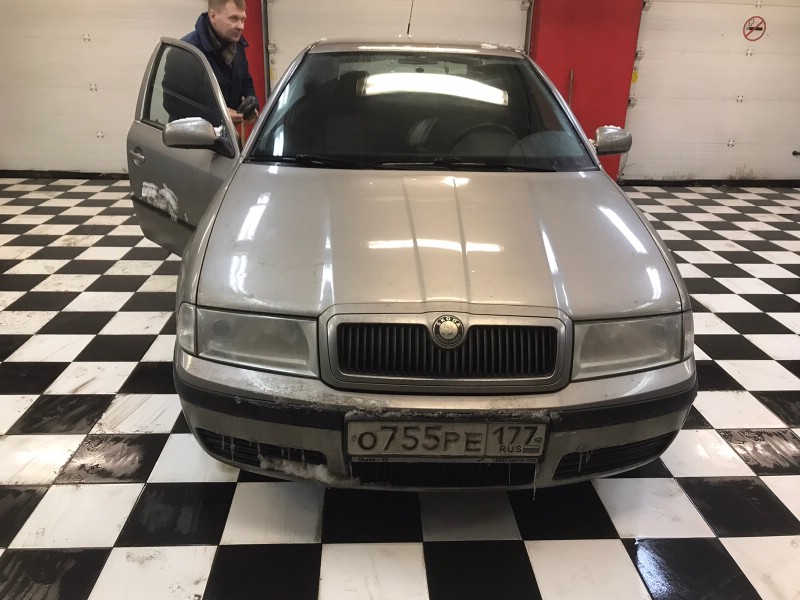 Замена лобового стекла Skoda Octavia