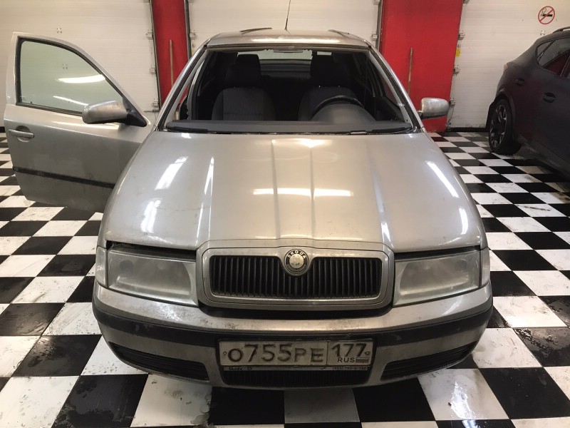 Замена лобового стекла Skoda Octavia