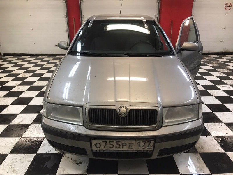 Замена лобового стекла Skoda Octavia