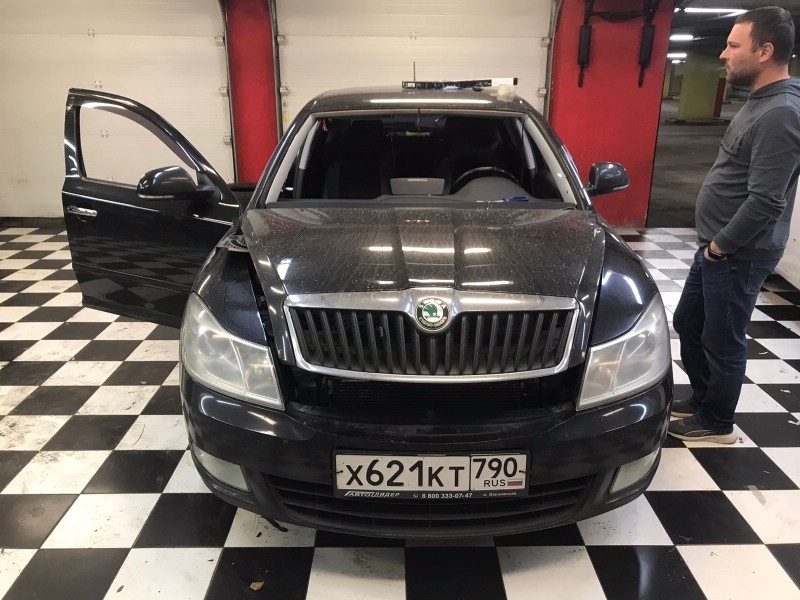 Замена лобового стекла Skoda Octavia