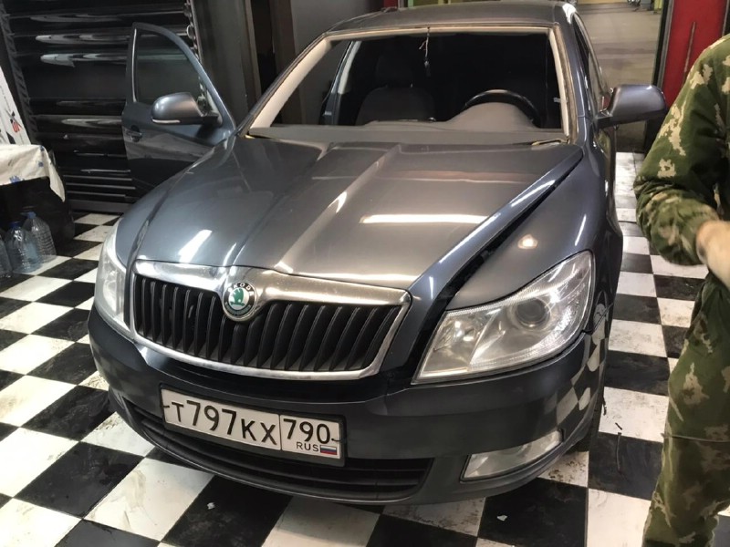 Замена лобового стекла Skoda Octavia
