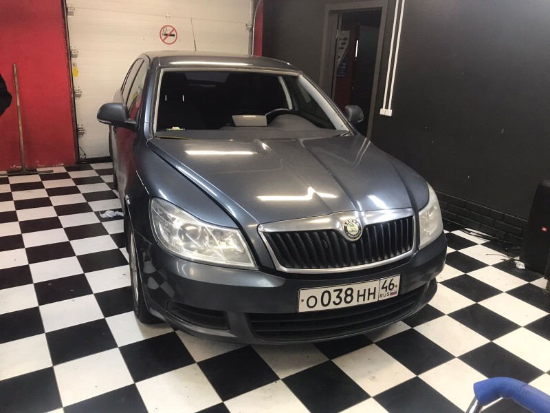 Замена лобового стекла Skoda Octavia