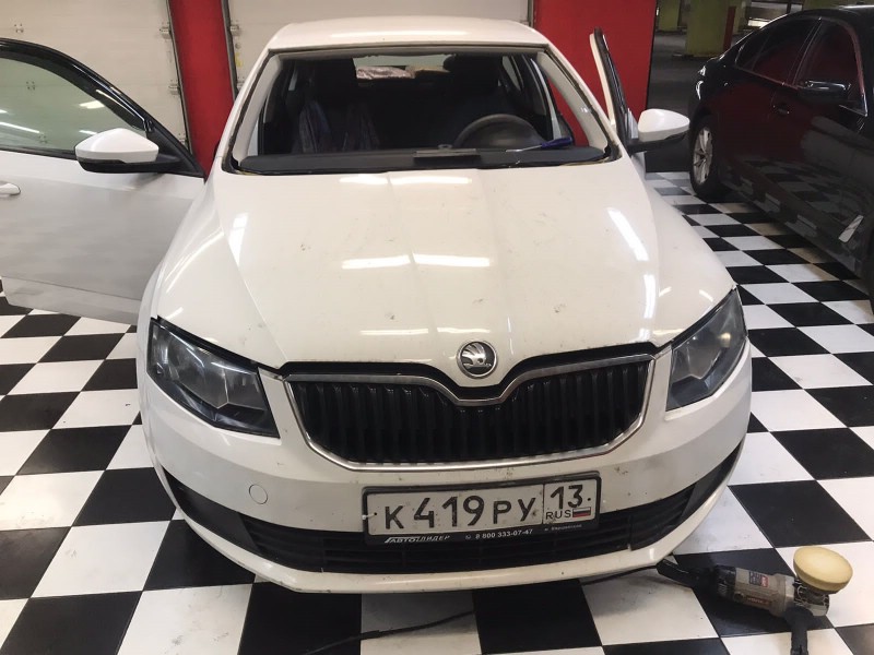 Замена лобового стекла Skoda Octavia A7