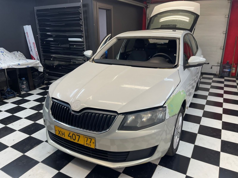 Замена лобового стекла Skoda Octavia A7