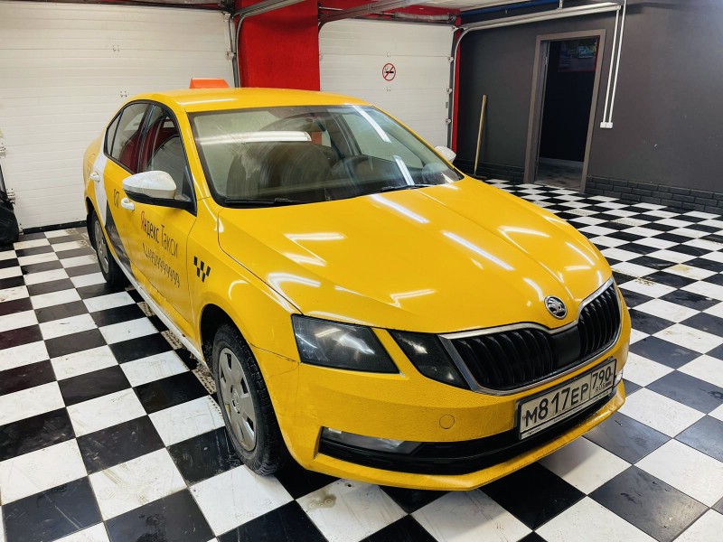 Замена лобового стекла Skoda Octavia A7 5D LBK