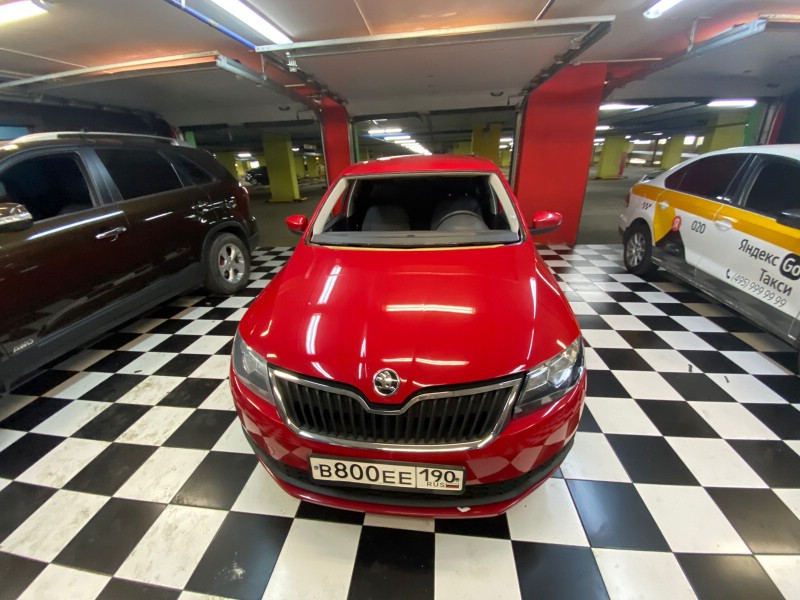 Замена лобового стекла Skoda rapid
